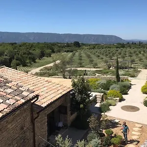 Farm stay Ferme Oleicole Les Callis, Gordes